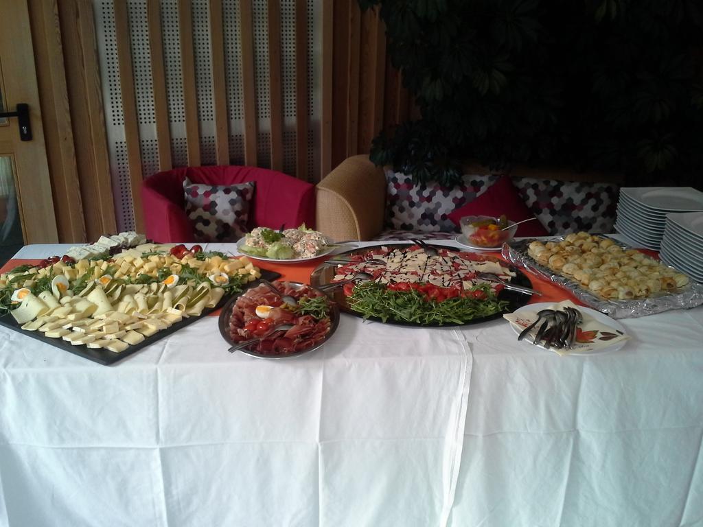 Hotel Edelweiss Malles Venosta Εξωτερικό φωτογραφία
